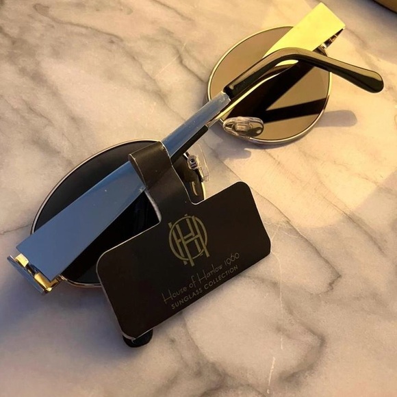 House of Harlow NWT Retro Black & Silver Sunglasses ??